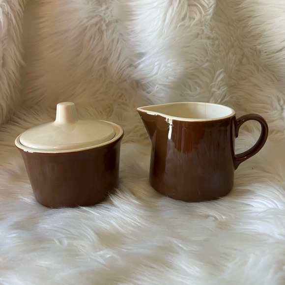 USA Ceramic Creamer & Sugar Bowl With Lid Matching Set Brown Country Decor - Picture 1 of 5